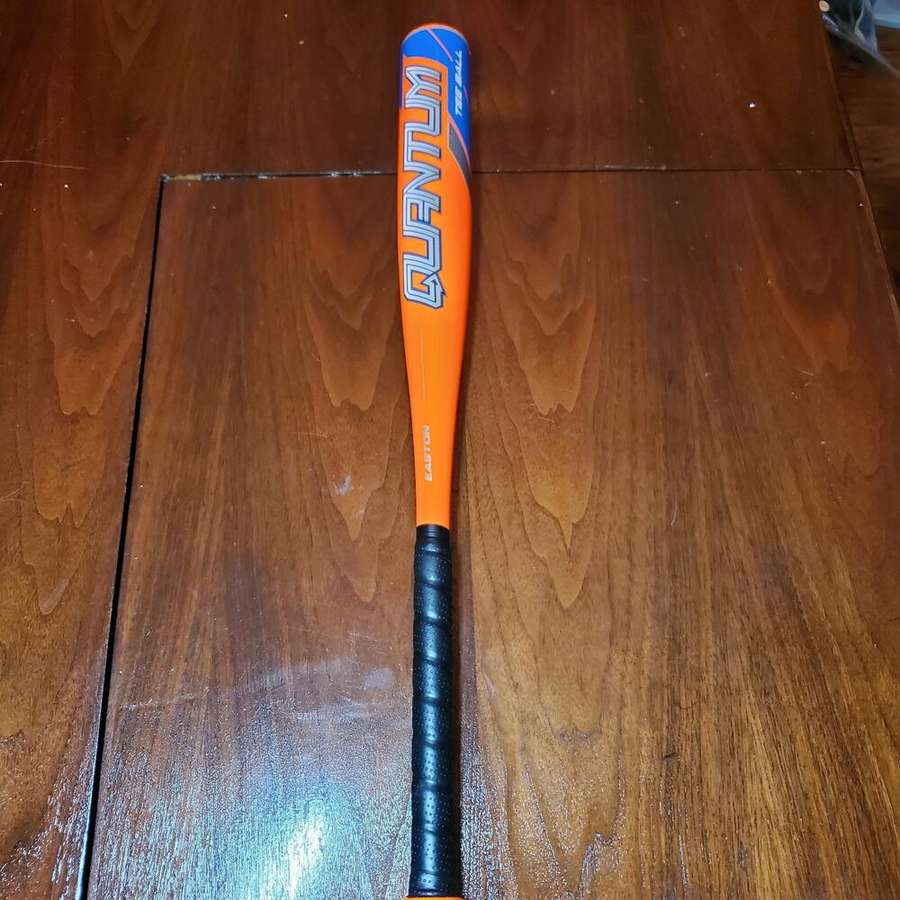 Easton Quantum T-Ball Baseball Bat 26 Inch 16 oz USA Baseball Alloy TB23QUAN10